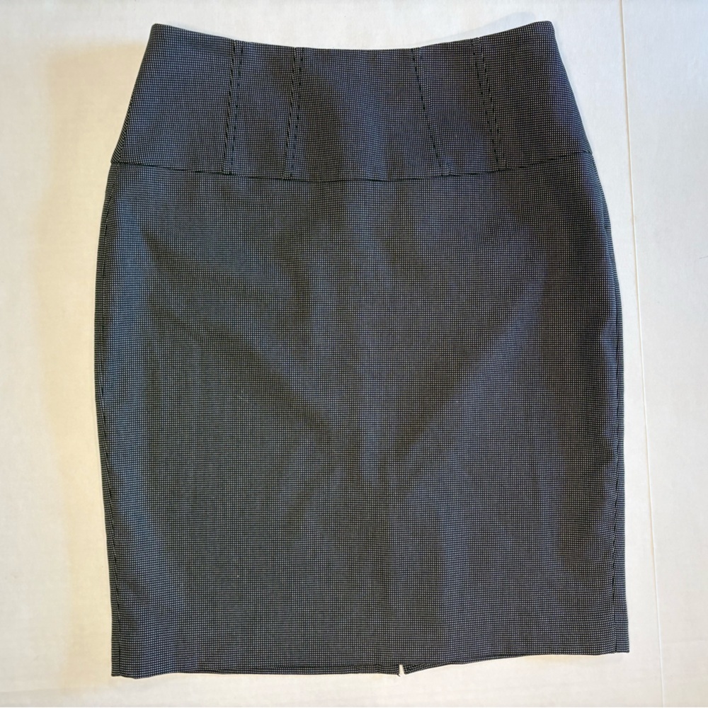 The Limited black & white small dot pattern pencil skirt classy professional 2